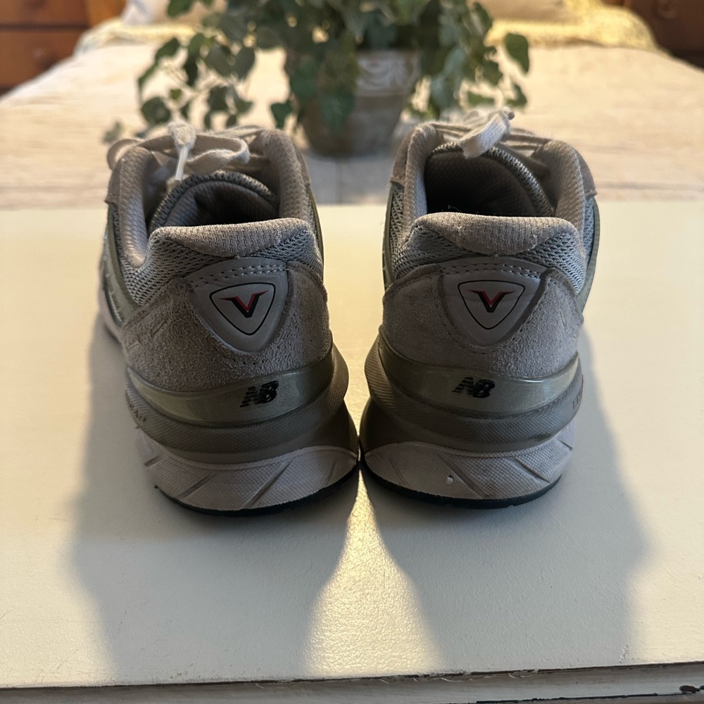 New Balance 990v5 Grey Sneakers Size 8.5 - Picture 4 of 8